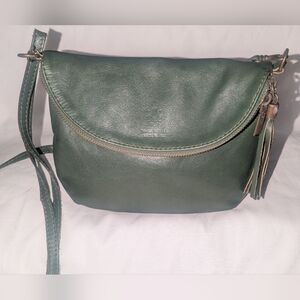 Vintage Vera Pelle Green Leather Crossbody Bag with Tassel. Made In Italy